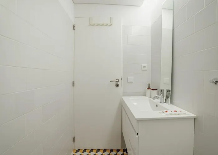 Apartment Downtown Almada By Homing